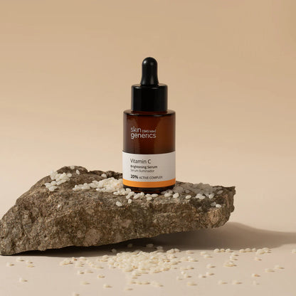SKIN GENERICS Serum Iluminador con Vitamina C 20% Complejo Activo 30ml - Iluminador Hidratante Antioxidante